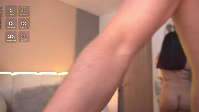 johanafox  online show from 04-05-26, 09:45