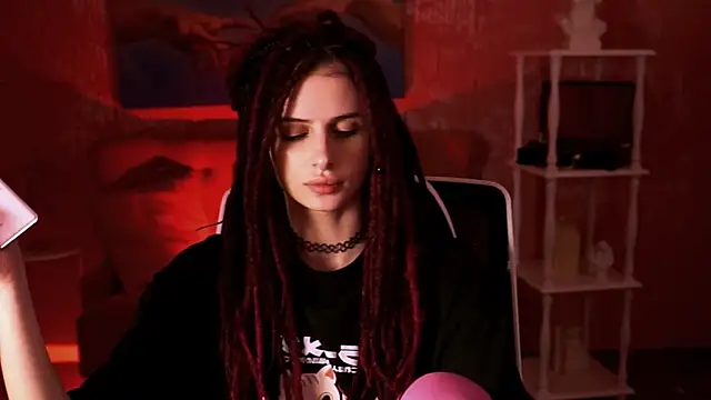 Snapshot of JadeCastle_ chatting on 05-14-26, 04:03 JadeCastle online show from 05-14-26, 04:03