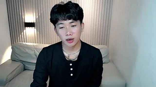 Snapshot of dangerzone0122 chatting on 10-05-25, 05:44 dangerzone0122 online show from 10-05-25, 05:44