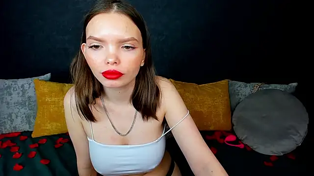 Curvy Dynamite  online show from 02-15-25, 04:58