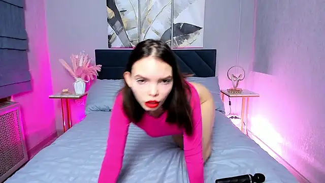 Curvy Dynamite  online show from 02-19-25, 01:08