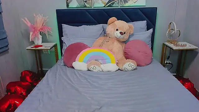 Curvy Dynamite  online show from 04-07-26, 01:06