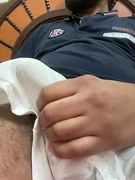 Snapshot of Arsh_Loves_Luv chatting on 12-20-24, 06:40 Arsh Loves Luv online show from 12-20-24, 06:40