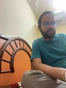 Snapshot of Arsh_Loves_Luv chatting on 12-23-24, 08:00 Arsh Loves Luv online show from 12-23-24, 08:00