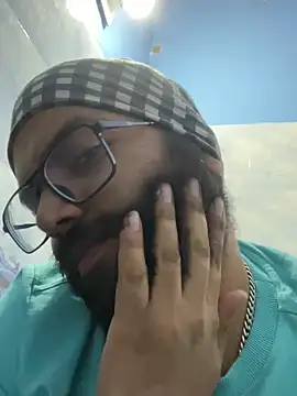 Snapshot of Arsh_Loves_Luv chatting on 12-25-24, 04:54 Arsh Loves Luv online show from 12-25-24, 04:54