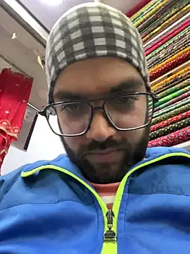 Snapshot of Arsh_Loves_Luv chatting on 12-27-24, 12:23 Arsh Loves Luv online show from 12-27-24, 12:23