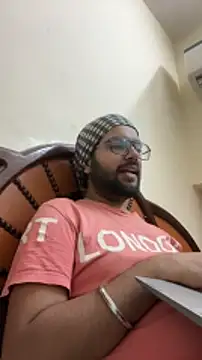 Snapshot of Arsh_Loves_Luv chatting on 12-27-24, 03:37 Arsh Loves Luv online show from 12-27-24, 03:37