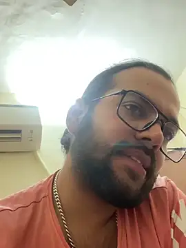 Snapshot of Arsh_Loves_Luv chatting on 12-28-24, 05:57 Arsh Loves Luv online show from 12-28-24, 05:57