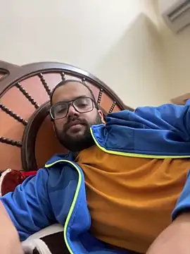 Snapshot of Arsh_Loves_Luv chatting on 12-31-24, 09:28 Arsh Loves Luv online show from 12-31-24, 09:28