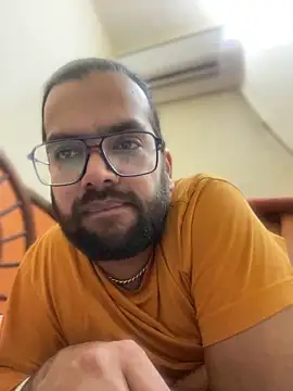 Snapshot of Arsh_Loves_Luv chatting on 01-02-25, 12:02 Arsh Loves Luv online show from 01-02-25, 12:02