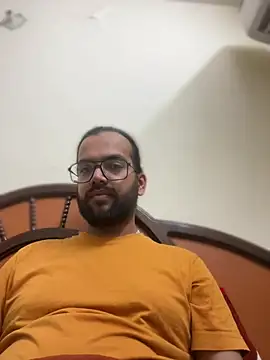 Snapshot of Arsh_Loves_Luv chatting on 01-02-25, 05:29 Arsh Loves Luv online show from 01-02-25, 05:29