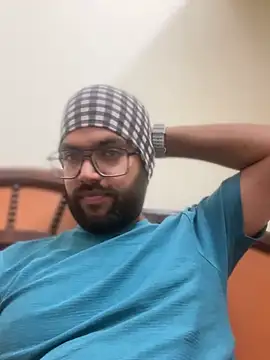 Snapshot of Arsh_Loves_Luv chatting on 01-04-25, 06:19 Arsh Loves Luv online show from 01-04-25, 06:19