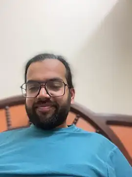 Snapshot of Arsh_Loves_Luv chatting on 01-04-25, 09:41 Arsh Loves Luv online show from 01-04-25, 09:41