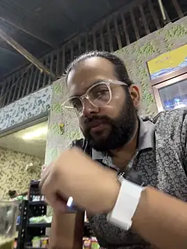 Snapshot of Arsh_Loves_Luv chatting on 01-21-25, 02:59 Arsh Loves Luv online show from 01-21-25, 02:59