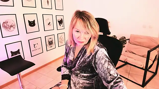 Snapshot of RosalindaFortuna chatting on 12-24-24, 10:55 RosalindaFortuna online show from 12-24-24, 10:55