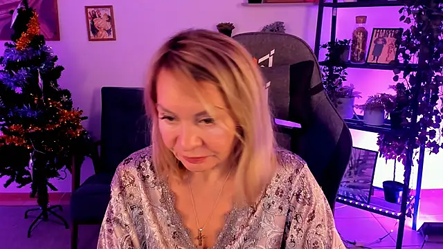 Snapshot of RosalindaFortuna chatting on 12-27-24, 02:33 RosalindaFortuna online show from 12-27-24, 02:33