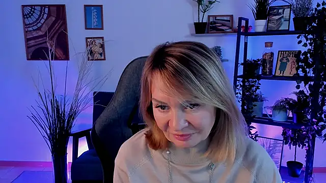Snapshot of RosalindaFortuna chatting on 01-05-25, 01:58 RosalindaFortuna online show from 01-05-25, 01:58