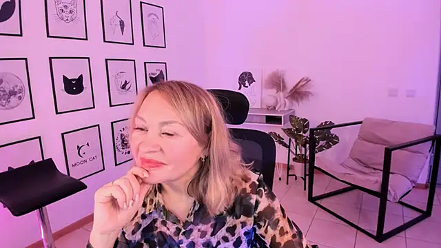 Snapshot of RosalindaFortuna chatting on 01-13-25, 11:41 RosalindaFortuna online show from 01-13-25, 11:41