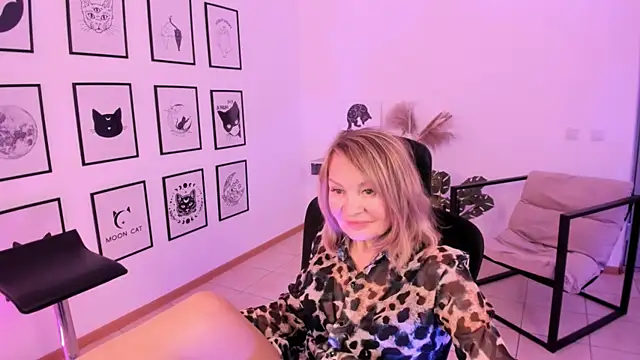 Snapshot of RosalindaFortuna chatting on 01-13-25, 02:42 RosalindaFortuna online show from 01-13-25, 02:42