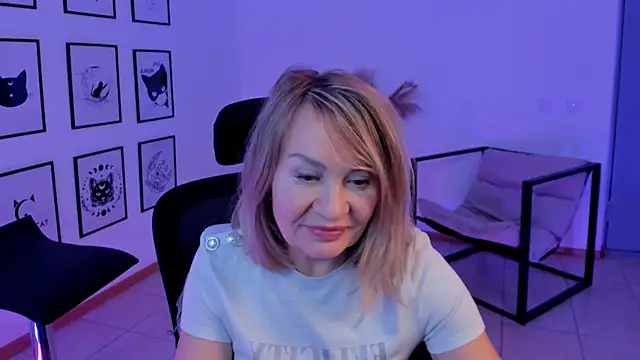 Snapshot of RosalindaFortuna chatting on 01-23-25, 10:54 RosalindaFortuna online show from 01-23-25, 10:54
