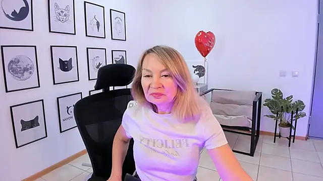 Snapshot of RosalindaFortuna chatting on 02-18-25, 11:11 RosalindaFortuna online show from 02-18-25, 11:11