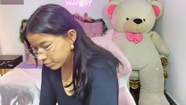 Snapshot of Emilly_tay chatting on 01-04-25, 11:43 Emilly tay online show from 01-04-25, 11:43