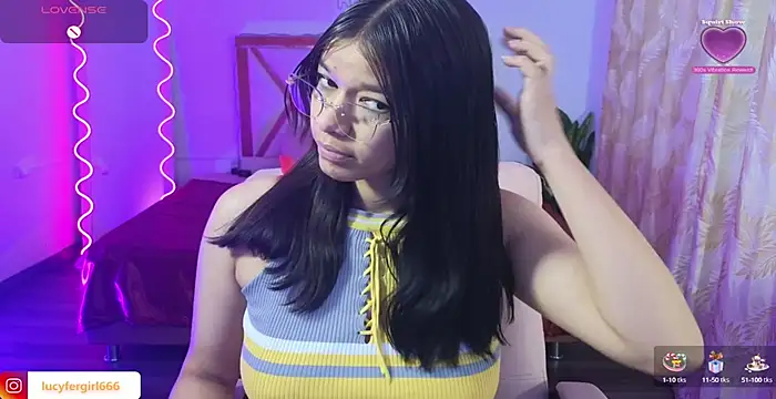 Snapshot of Emilly_tay chatting on 03-01-25, 12:01 Emilly tay online show from 03-01-25, 12:01