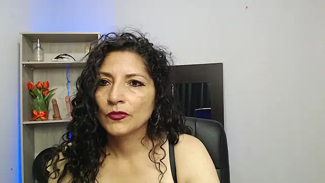 Snapshot of arianna_ros3 chatting on 02-11-25, 03:40 arianna ros3 online show from 02-11-25, 03:40