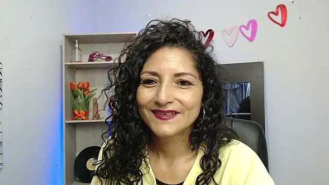 Snapshot of arianna_ros3 chatting on 02-12-25, 03:38 arianna ros3 online show from 02-12-25, 03:38