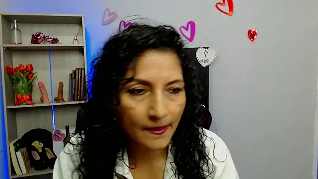 Snapshot of arianna_ros3 chatting on 03-03-25, 03:20 arianna ros3 online show from 03-03-25, 03:20
