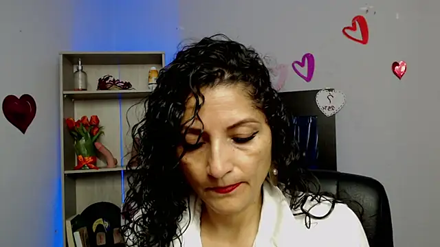 Snapshot of arianna_ros3 chatting on 03-07-25, 03:07 arianna ros3 online show from 03-07-25, 03:07