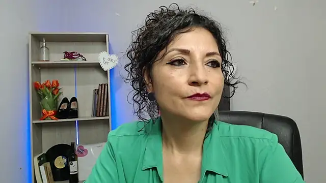 Snapshot of arianna_ros3 chatting on 03-12-25, 04:56 arianna ros3 online show from 03-12-25, 04:56