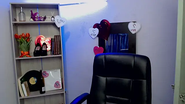 Snapshot of arianna_ros3 chatting on 03-15-25, 11:50 arianna ros3 online show from 03-15-25, 11:50