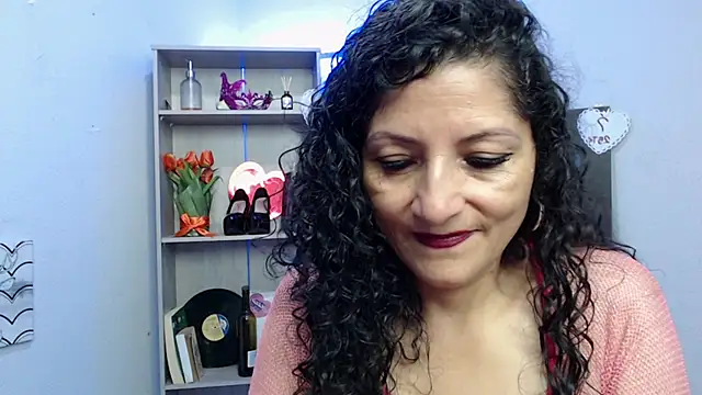 Snapshot of arianna_ros3 chatting on 03-16-25, 03:17 arianna ros3 online show from 03-16-25, 03:17