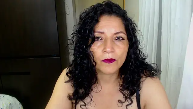 Snapshot of arianna_ros3 chatting on 04-20-26, 12:57 arianna ros3 online show from 04-20-26, 12:57