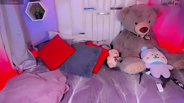 Aileen 18 online show from 04-11-26, 06:51