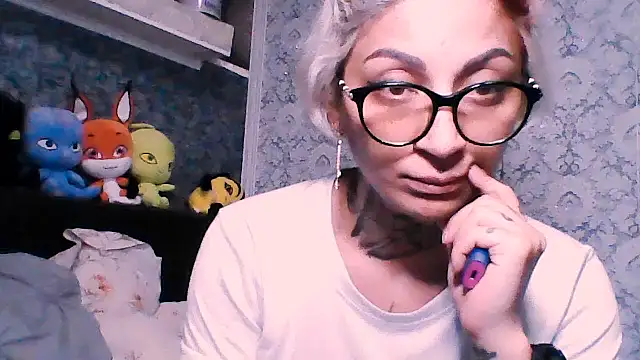 Lucky Deniz online show from 11-21-25, 09:57