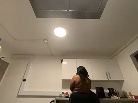 LavenderBuxton online show from 02-13-25, 06:16