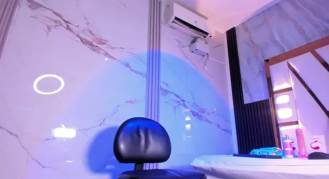 Snapshot of amber_diior chatting on 11-13-25, 01:48 amber diior online show from 11-13-25, 01:48