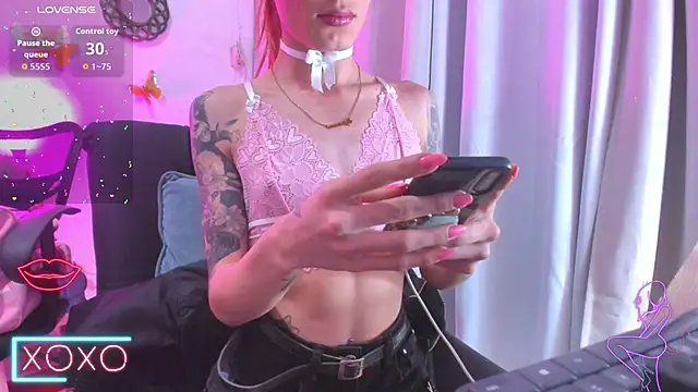 Snapshot of GabbyHills chatting on 12-16-25, 08:19 GabbyHills online show from 12-16-25, 08:19