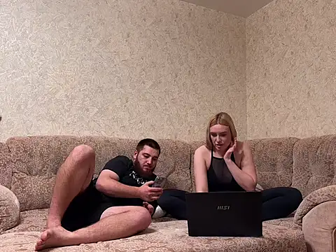 Snapshot of AzallandRoom chatting on 11-25-25, 04:07 AzallandRoom online show from 11-25-25, 04:07