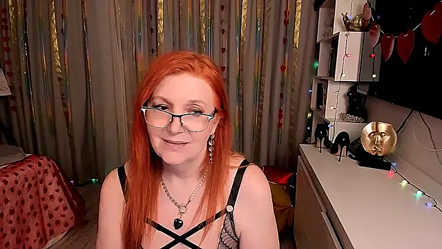 Snapshot of Fire-Fox-One chatting on 02-17-25, 12:43 Fire-Fox-One online show from 02-17-25, 12:43