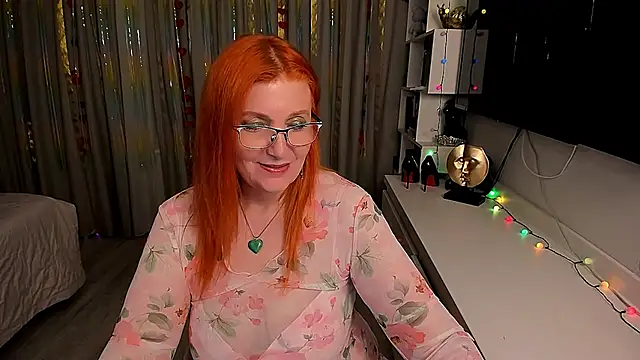 Snapshot of Fire-Fox-One chatting on 03-15-25, 10:22 Fire-Fox-One online show from 03-15-25, 10:22