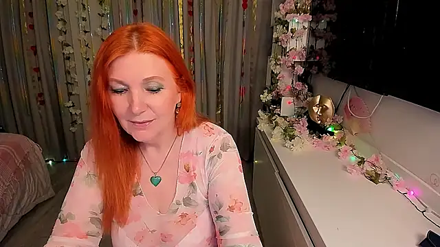 Snapshot of Fire-Fox-One chatting on 03-21-25, 10:06 Fire-Fox-One online show from 03-21-25, 10:06
