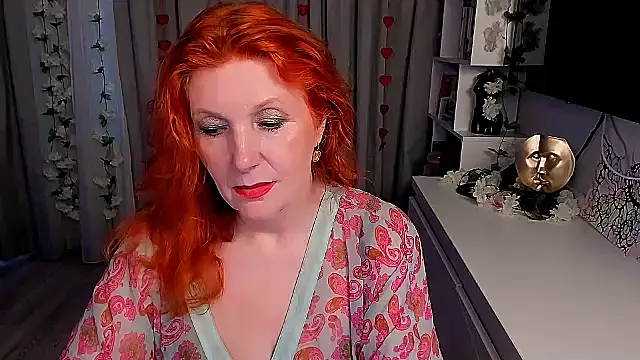 Snapshot of Fire-Fox-One chatting on 09-19-25, 03:56 Fire-Fox-One online show from 09-19-25, 03:56