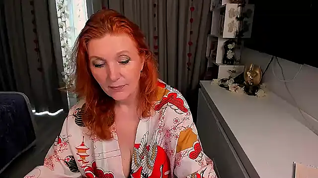 Snapshot of Fire-Fox-One chatting on 10-07-25, 08:33 Fire-Fox-One online show from 10-07-25, 08:33