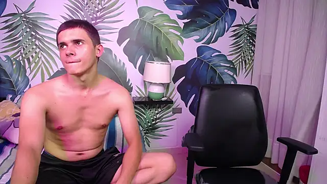 Snapshot of Gurvinder_1 chatting on 01-18-25, 01:30 Gurvinder 1 online show from 01-18-25, 01:30