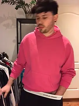 Snapshot of gayboooy_nrw chatting on 12-19-25, 02:13 gayboooy nrw online show from 12-19-25, 02:13