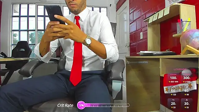 Snapshot of Hideintheoffice chatting on 12-19-24, 11:29 Hideintheoffice online show from 12-19-24, 11:29