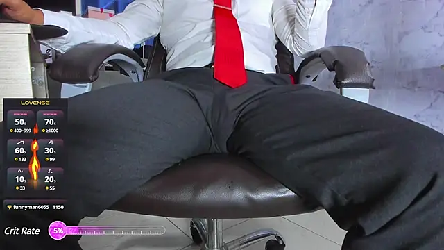 Snapshot of Hideintheoffice chatting on 03-06-25, 05:46 Hideintheoffice online show from 03-06-25, 05:46